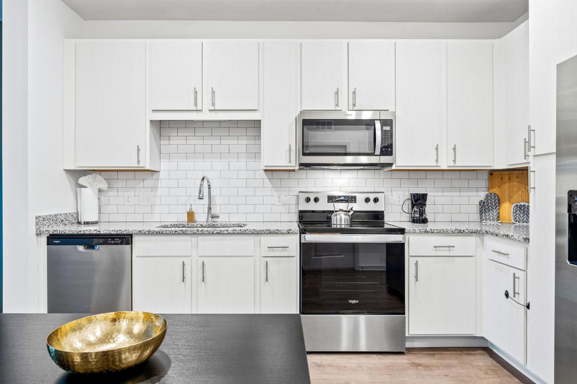 Complete Apartment ,10 Min To Parks Pets Allowed, Resort-Style Amenities オーランド エクステリア 写真