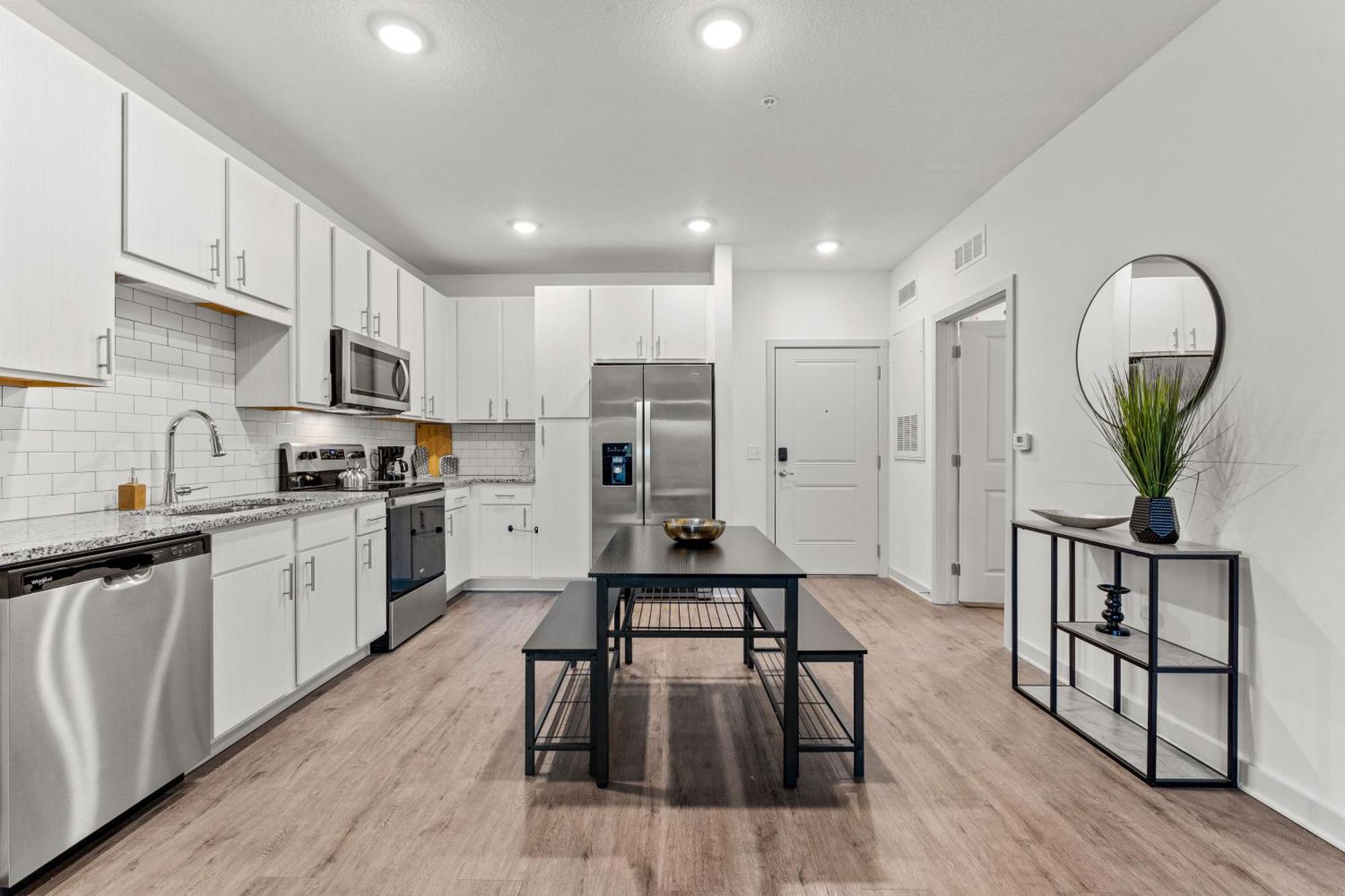 Complete Apartment ,10 Min To Parks Pets Allowed, Resort-Style Amenities オーランド エクステリア 写真