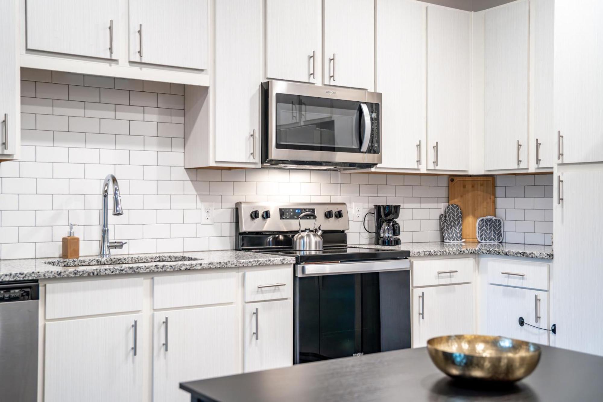 Complete Apartment ,10 Min To Parks Pets Allowed, Resort-Style Amenities オーランド エクステリア 写真